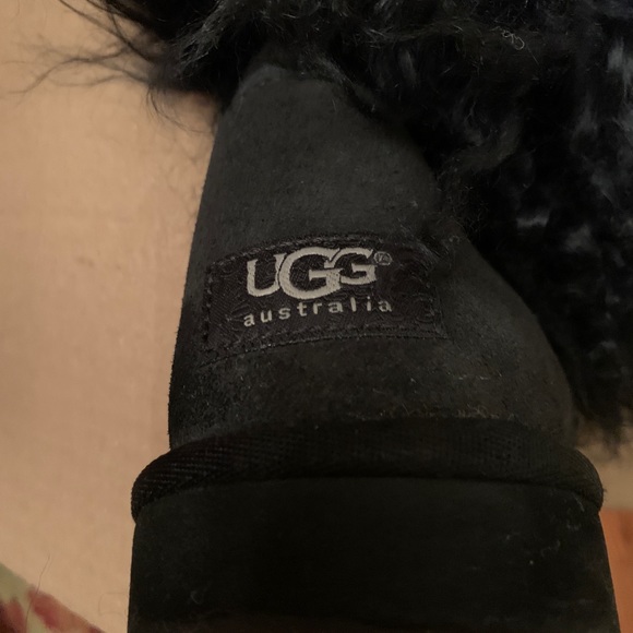 UGG UGGS BLACK SHEEPSKIN BOOTS. 2 PAIRS SIZE 9 - Picture 7 of 7
